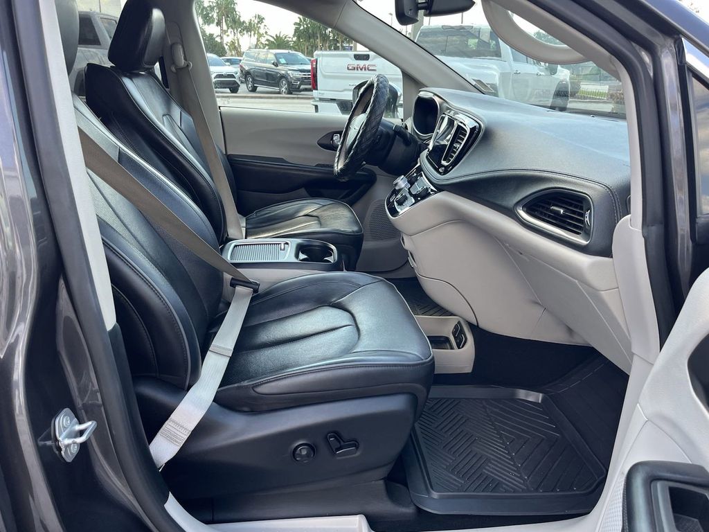 used 2020 Chrysler Pacifica car, priced at $18,320