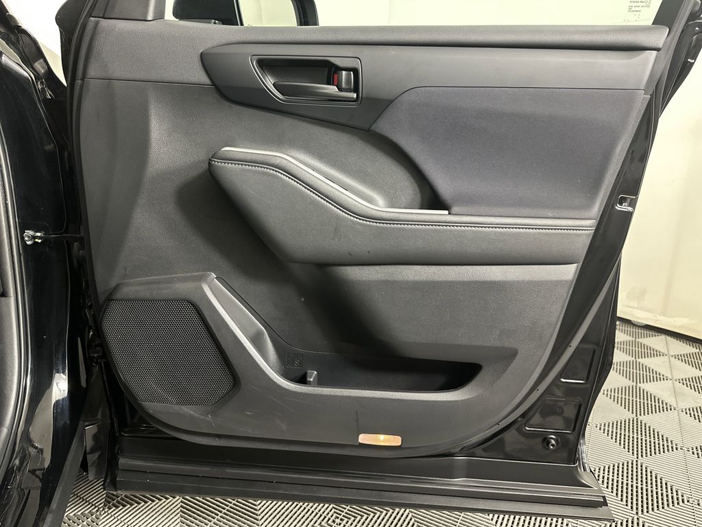 used 2023 Toyota Highlander car, priced at $33,697