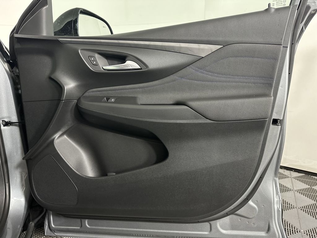 new 2025 Buick Envista car, priced at $28,080
