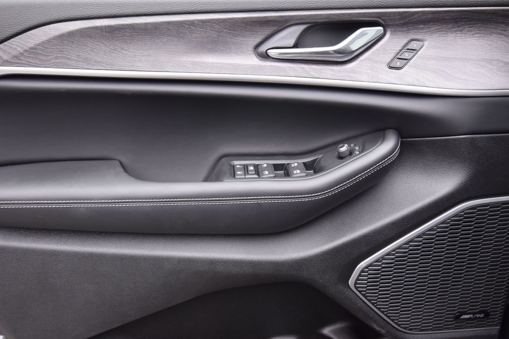 new 2025 Jeep Grand Cherokee car, priced at $52,304