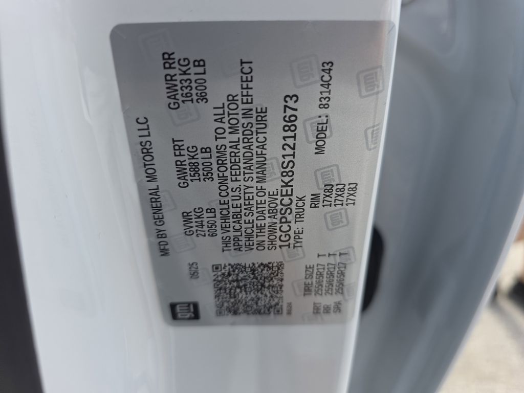 new 2025 Chevrolet Colorado car, priced at $30,400