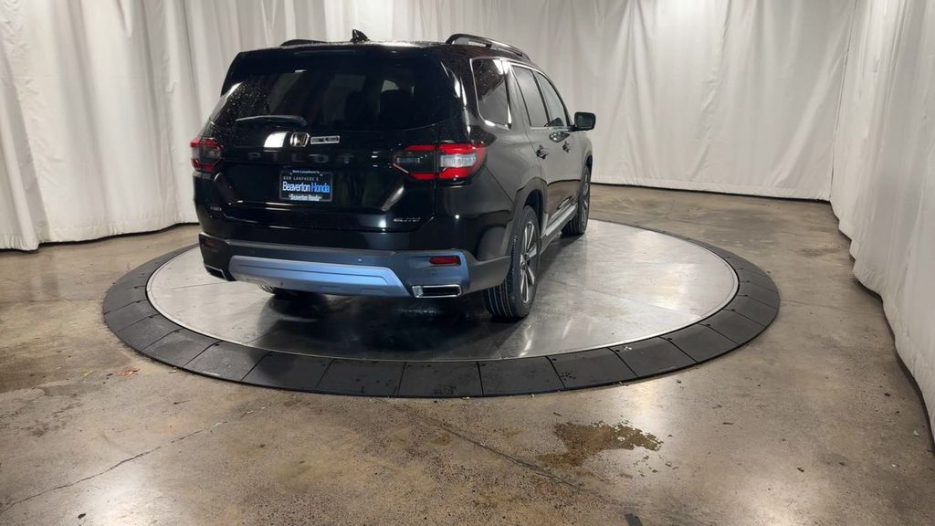 new 2025 Honda Pilot car, priced at $54,530