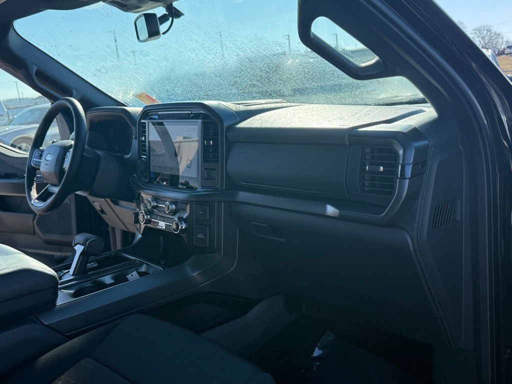 new 2024 Ford F-150 car, priced at $52,913