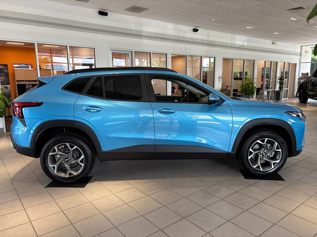 new 2025 Chevrolet Trax car, priced at $25,880