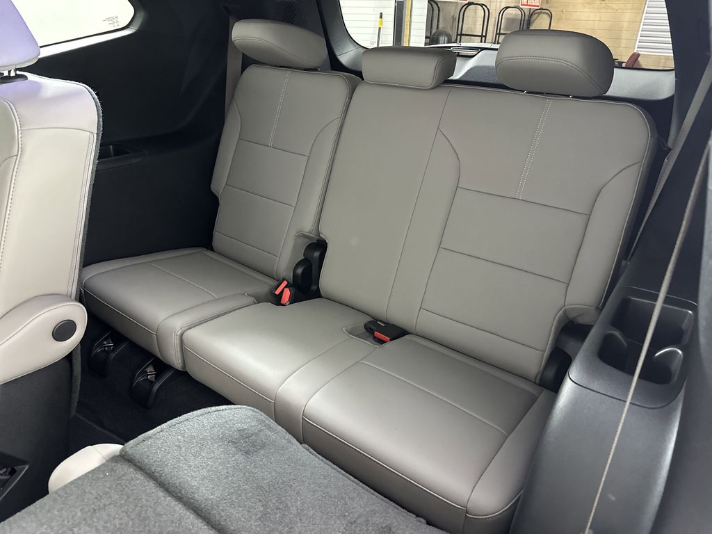 new 2025 GMC Acadia car, priced at $45,824