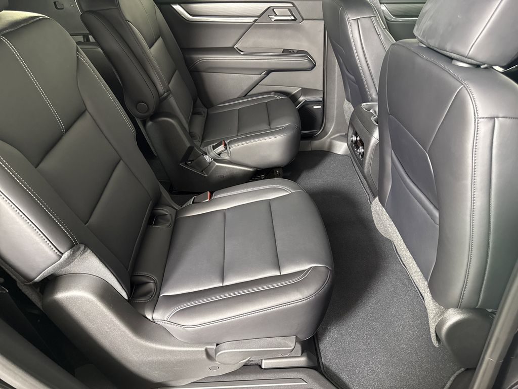 new 2025 GMC Acadia car, priced at $42,724