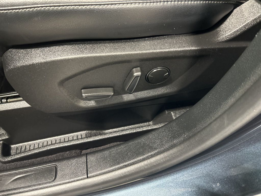 used 2023 Ford Edge car, priced at $28,998