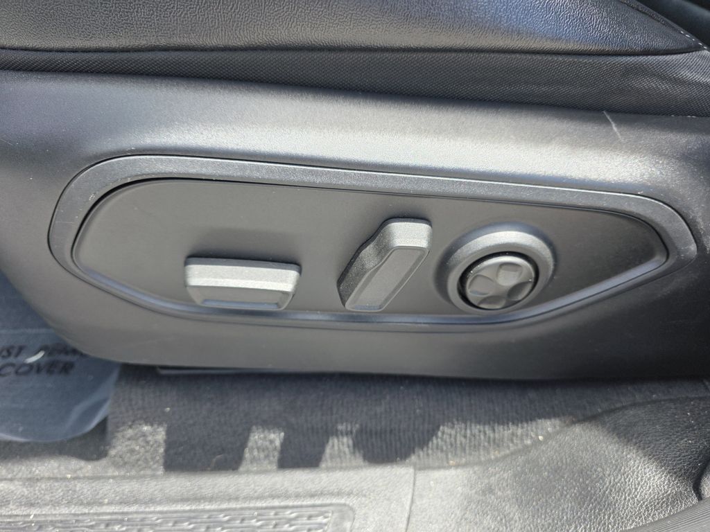 used 2023 Jeep Grand Cherokee car, priced at $27,595