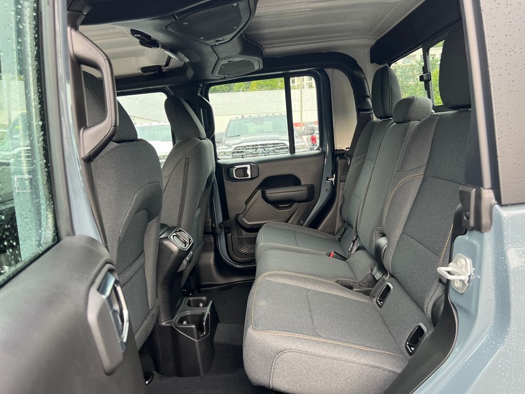 new 2025 Jeep Gladiator car, priced at $41,595