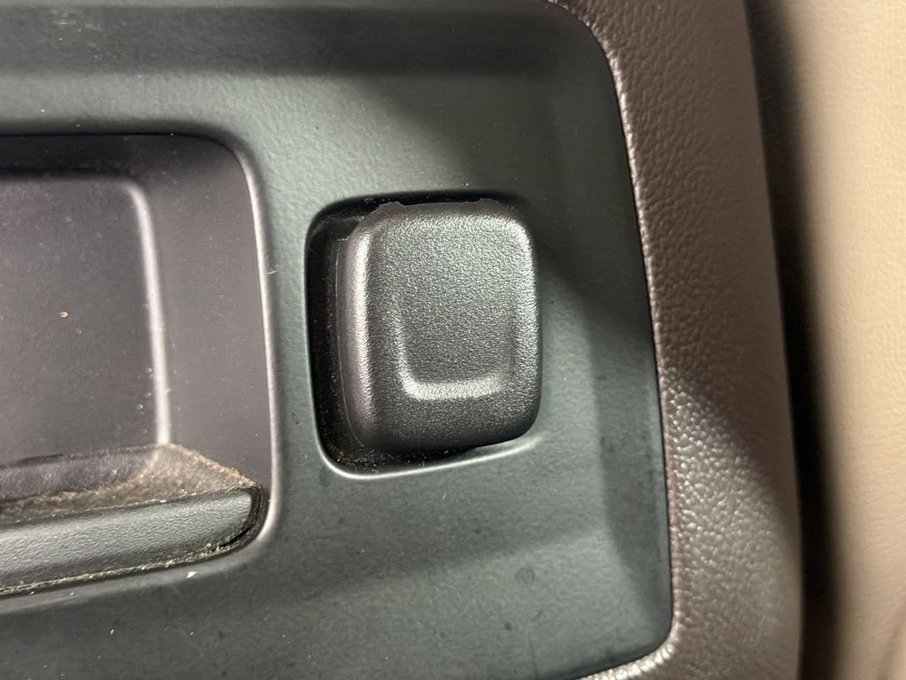 used 2015 GMC Sierra 1500 car, priced at $25,995