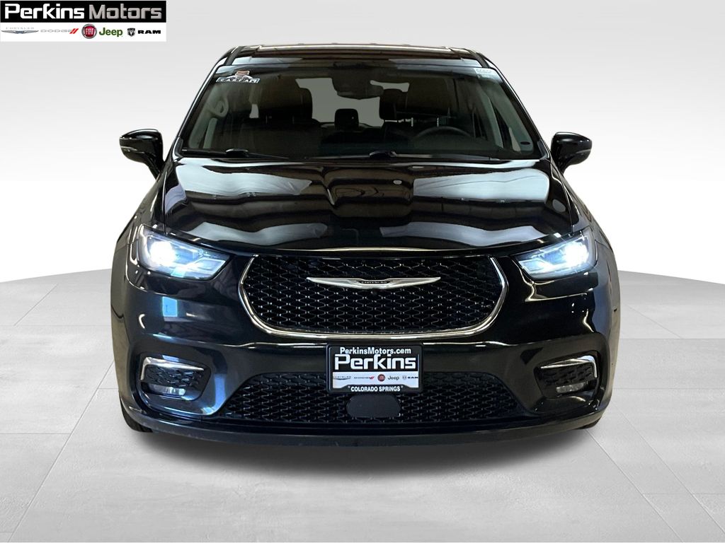 used 2024 Chrysler Pacifica car, priced at $33,343