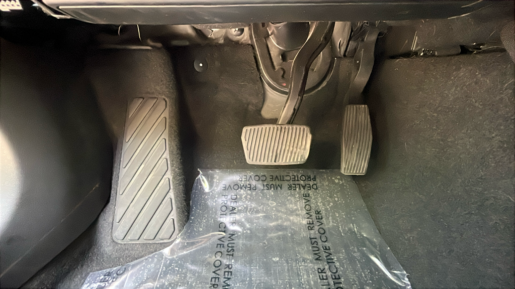 used 2021 Buick Envision car, priced at $20,000