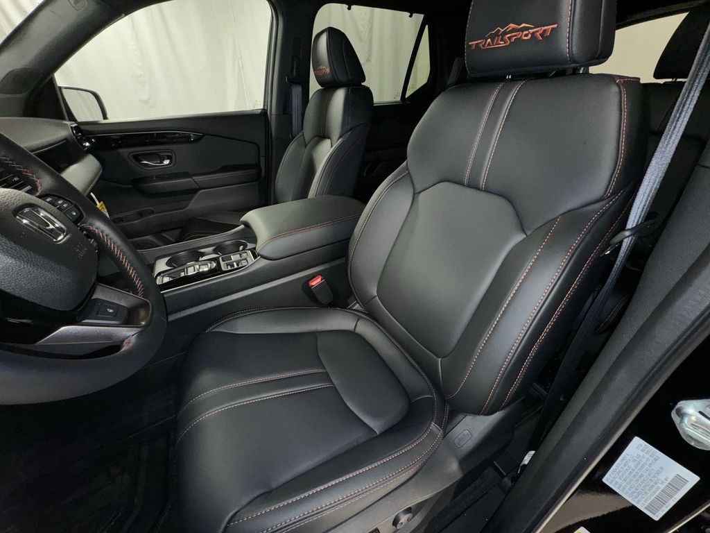 new 2025 Honda Pilot car, priced at $50,895