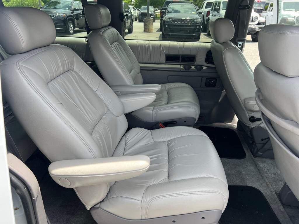 used 1994 Chrysler Town & Country car, priced at $6,700