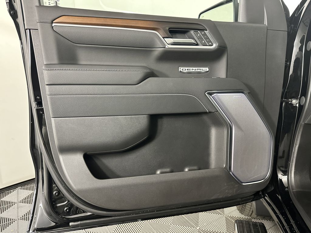 new 2025 GMC Sierra 1500 car, priced at $69,694