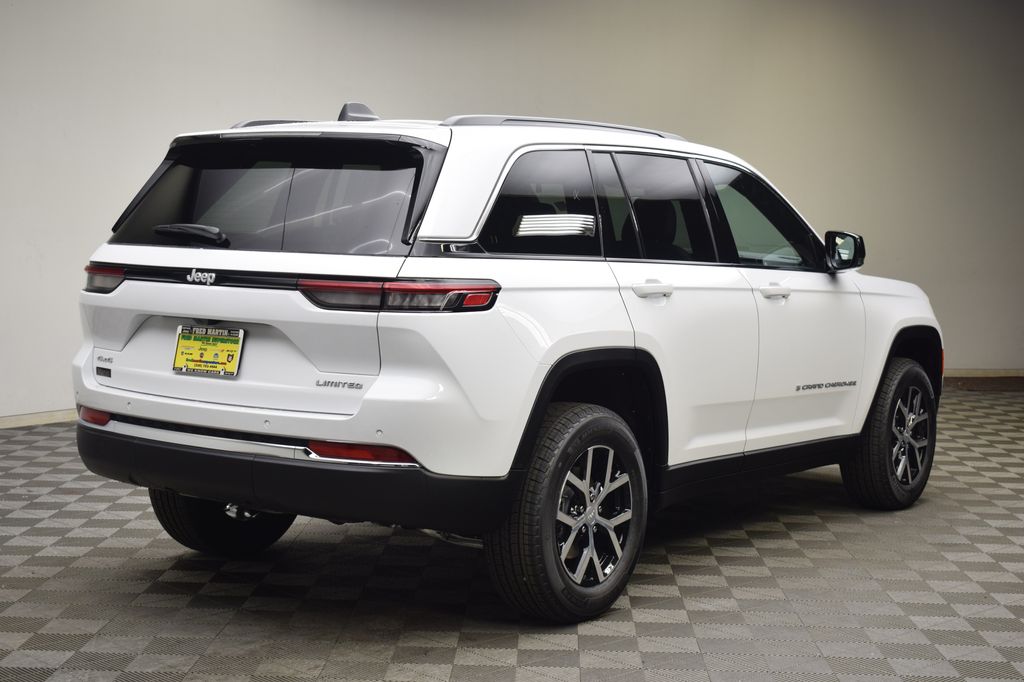 new 2025 Jeep Grand Cherokee car, priced at $42,570
