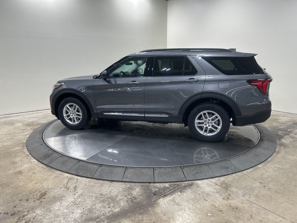 new 2025 Ford Explorer car, priced at $40,905