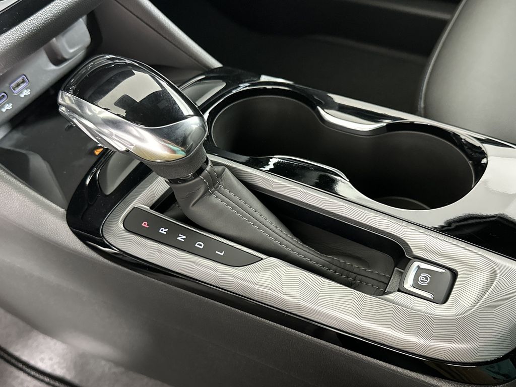 new 2025 Buick Envista car, priced at $29,075
