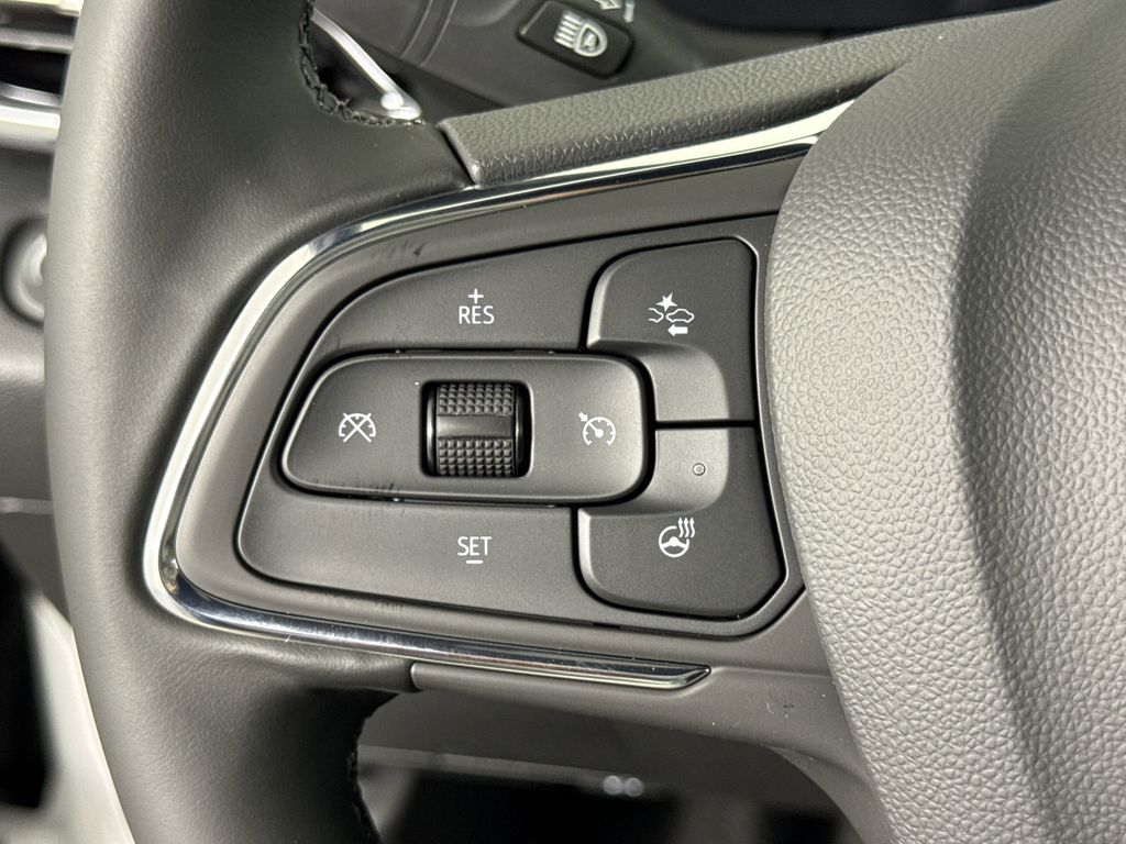 new 2025 Buick Envista car, priced at $29,075