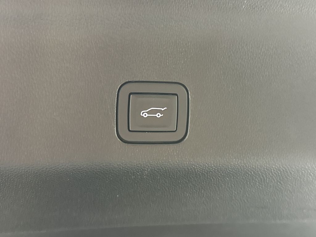 used 2023 GMC Yukon car, priced at $61,646