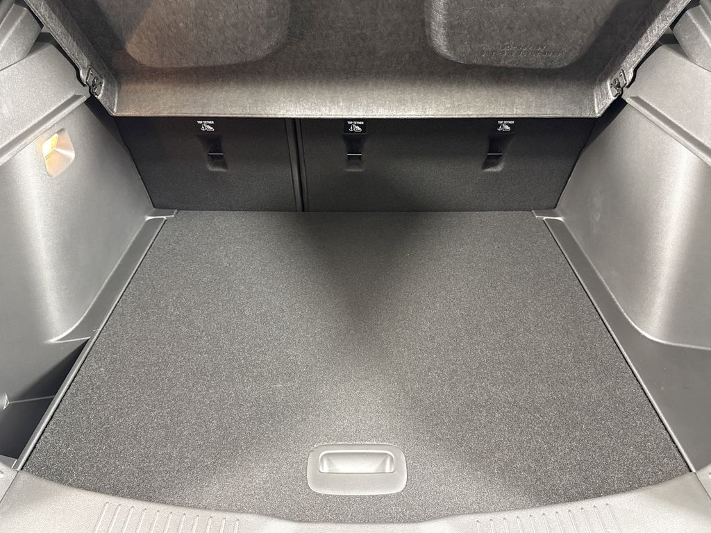 new 2025 Buick Envista car, priced at $31,085