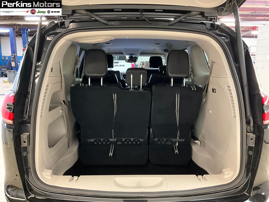 used 2024 Chrysler Pacifica car, priced at $33,343