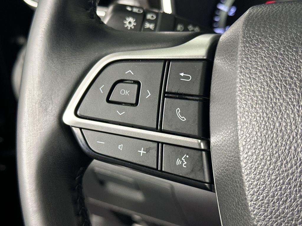 used 2022 Toyota Highlander car, priced at $34,711