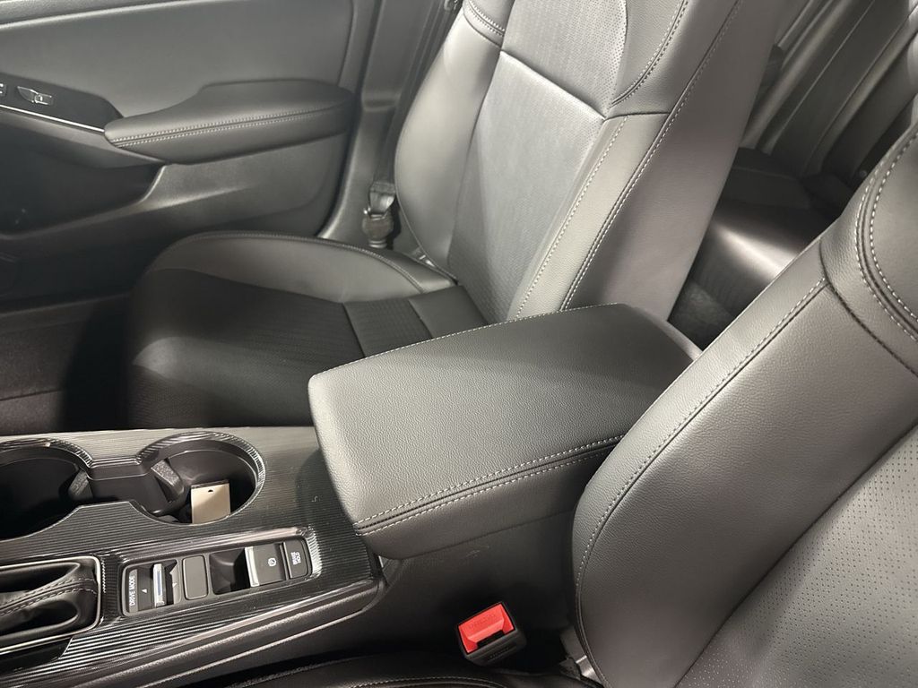new 2025 Honda Civic Hybrid car, priced at $33,100