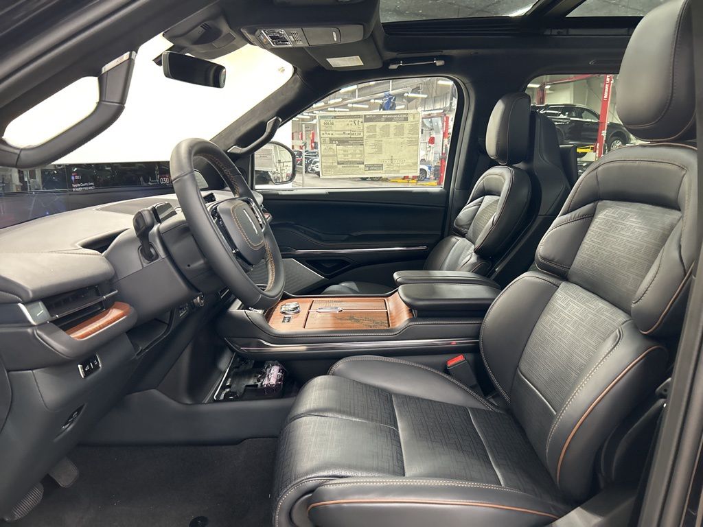new 2025 Lincoln Navigator L car, priced at $122,545