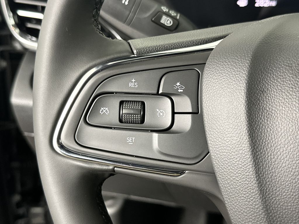 new 2025 Buick Envista car, priced at $28,080