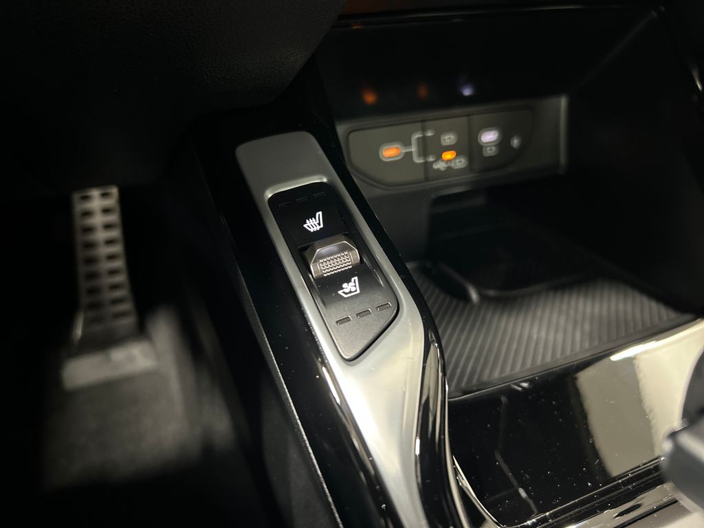 new 2025 Kia Sorento car, priced at $44,243