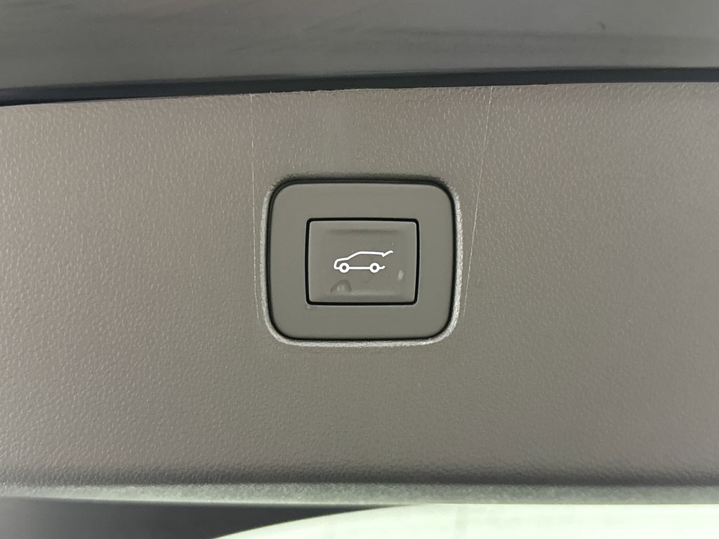 new 2025 Buick Envista car, priced at $31,085