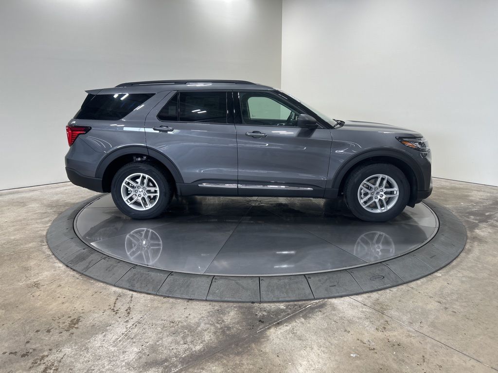 new 2025 Ford Explorer car, priced at $40,905