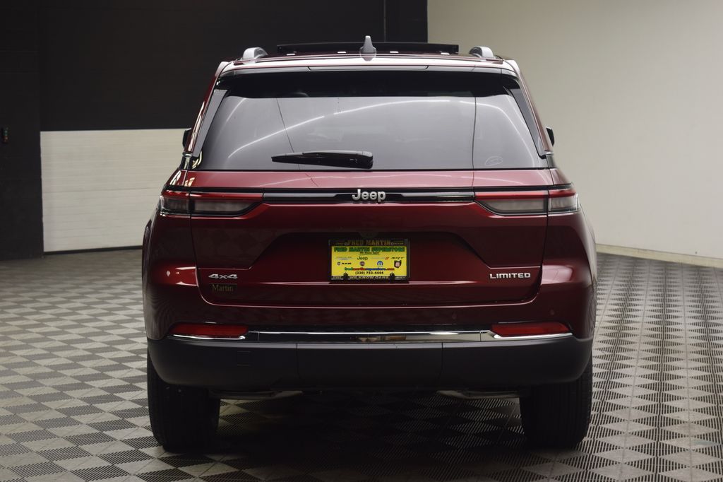 new 2025 Jeep Grand Cherokee car, priced at $45,285