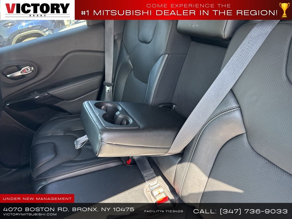 used 2023 Jeep Cherokee car, priced at $18,995