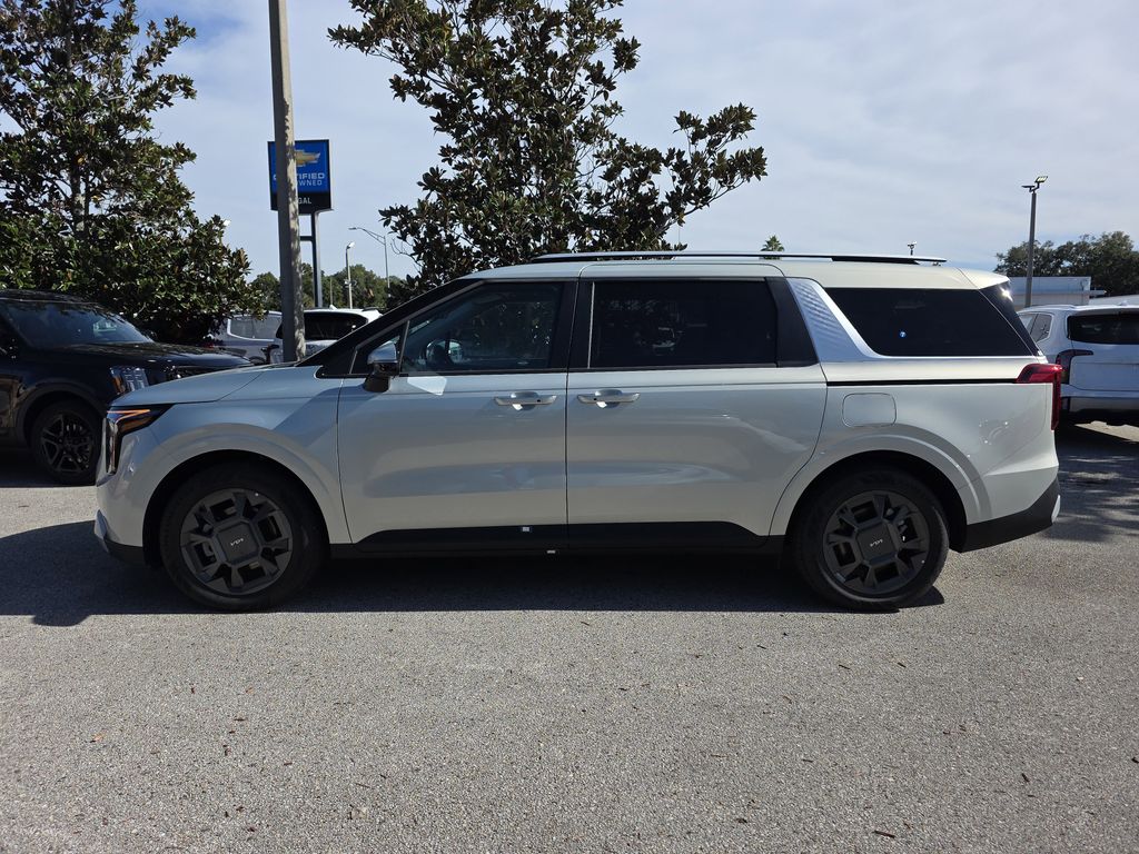 new 2026 Kia Carnival Hybrid car, priced at $43,116