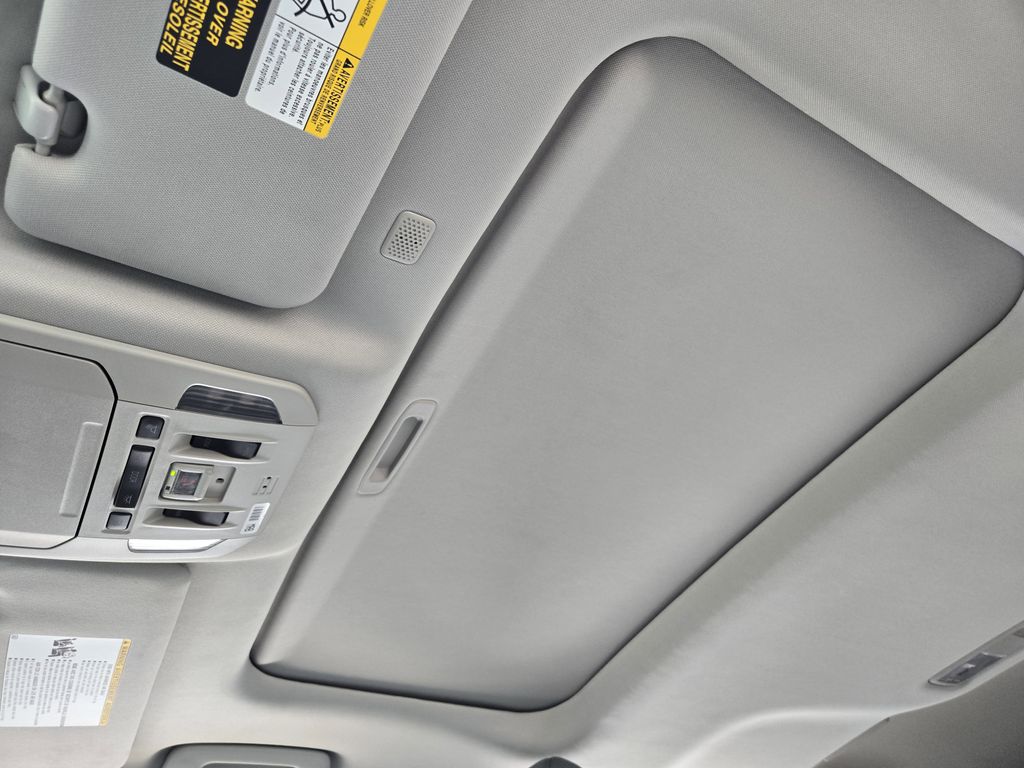 used 2022 Toyota Highlander car, priced at $35,572