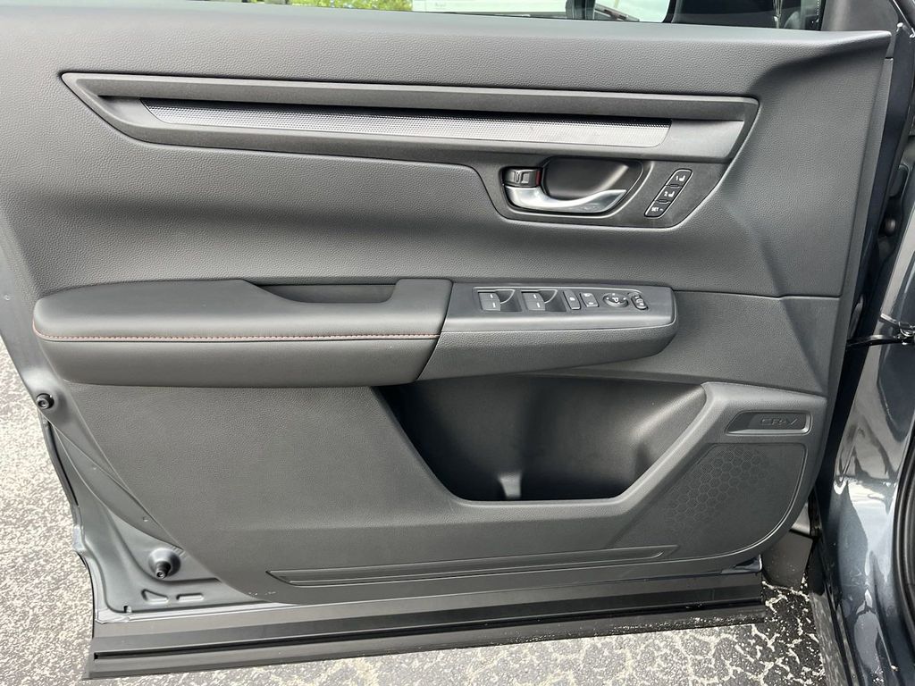 new 2025 Honda CR-V Hybrid car, priced at $38,923