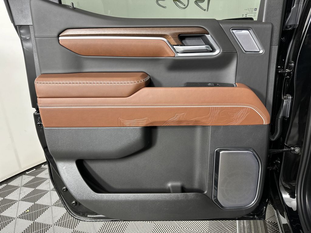 new 2025 GMC Sierra 1500 car, priced at $78,239
