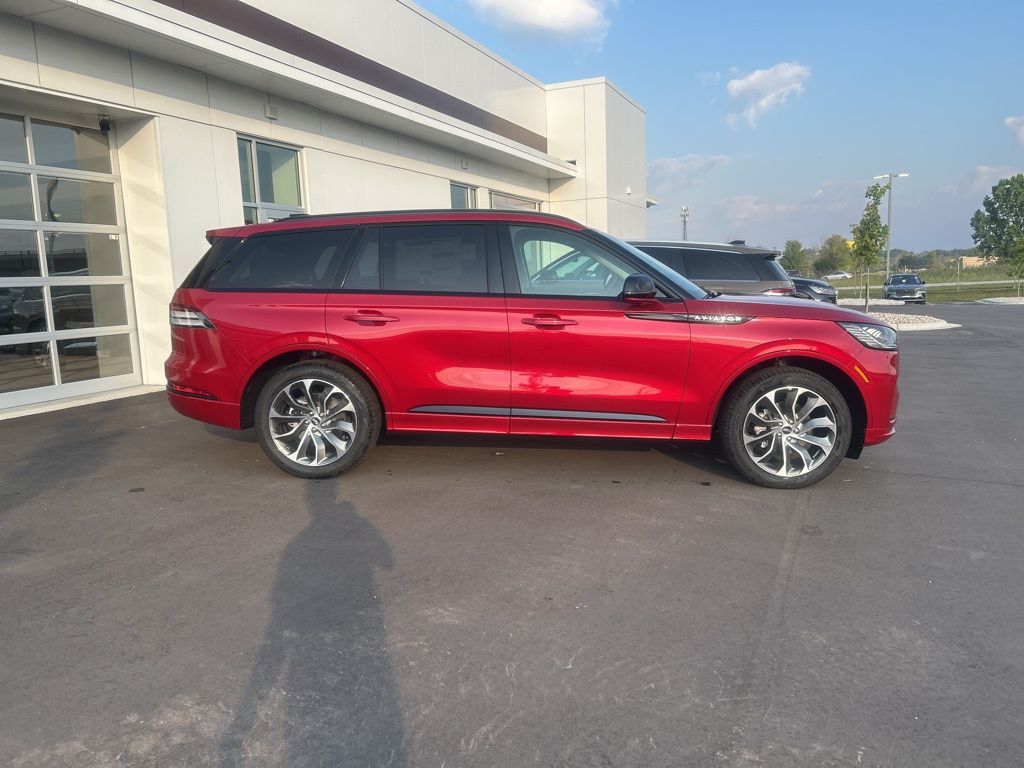 new 2025 Lincoln Aviator car, priced at $69,075