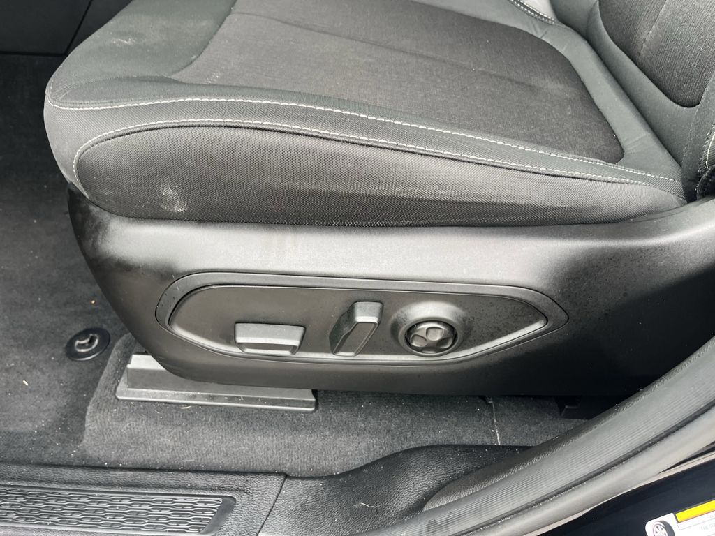 used 2024 Jeep Grand Cherokee car, priced at $29,795