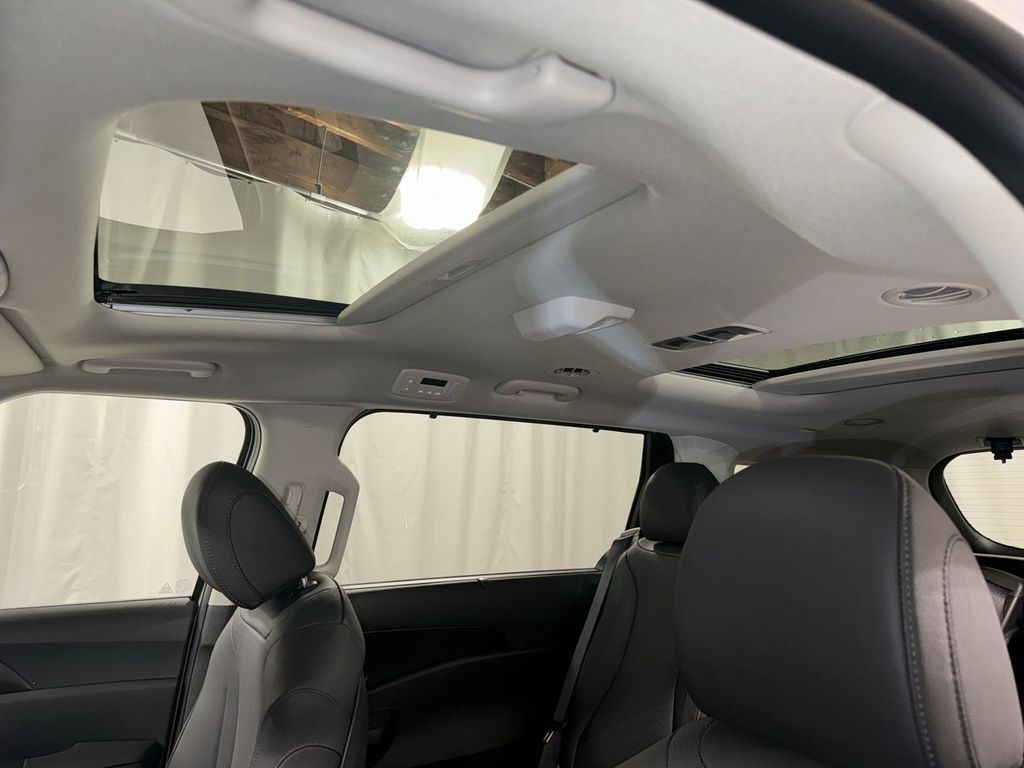 new 2025 Kia Carnival car, priced at $47,912