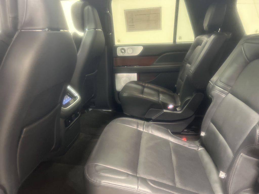 used 2022 Lincoln Navigator car, priced at $58,127