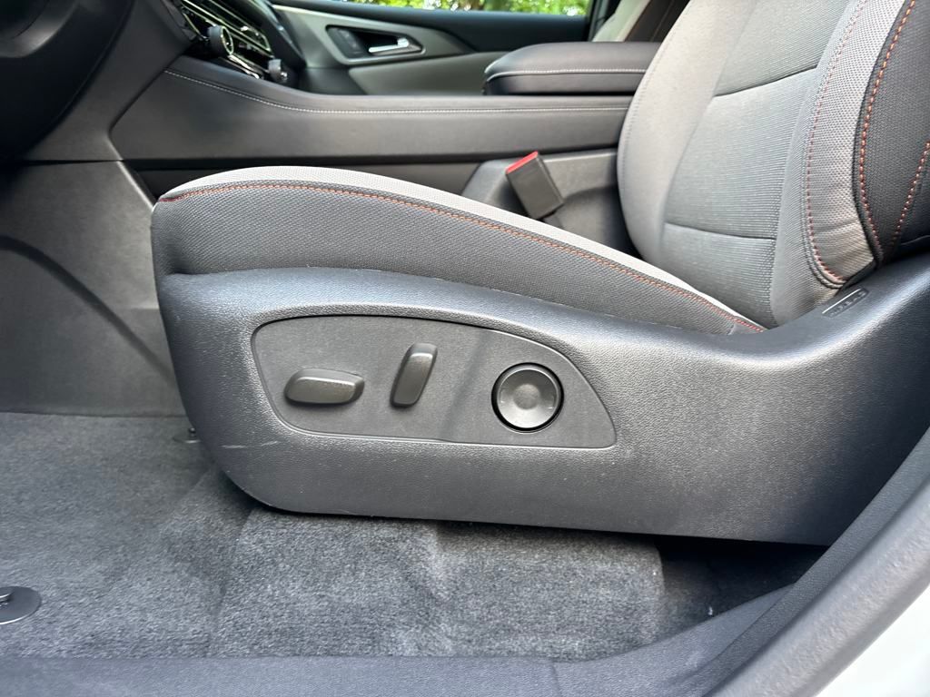 new 2025 Chevrolet Traverse car, priced at $44,695