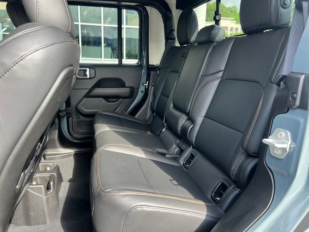 new 2025 Jeep Gladiator car, priced at $46,990