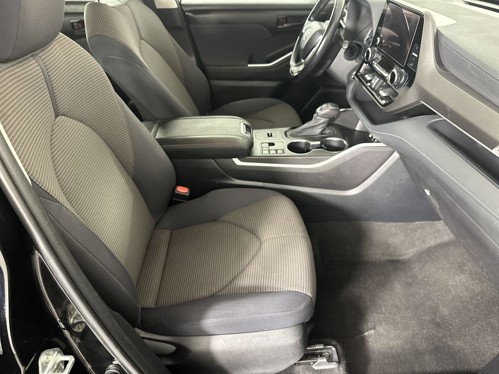 used 2023 Toyota Highlander car, priced at $33,697