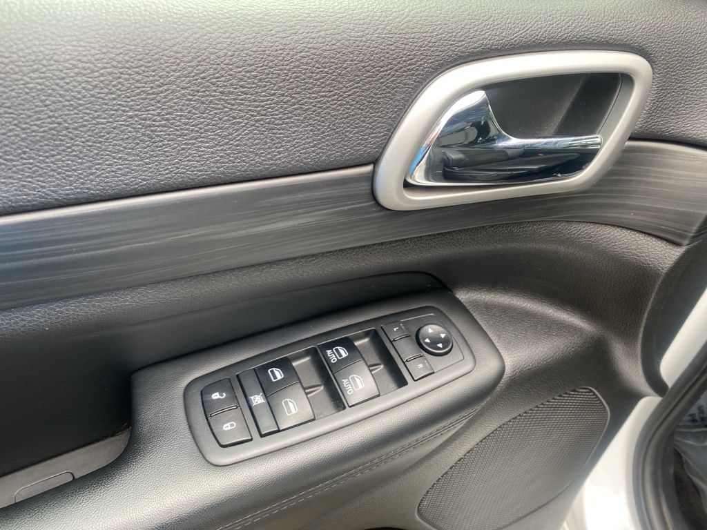 used 2019 Jeep Grand Cherokee car, priced at $18,995
