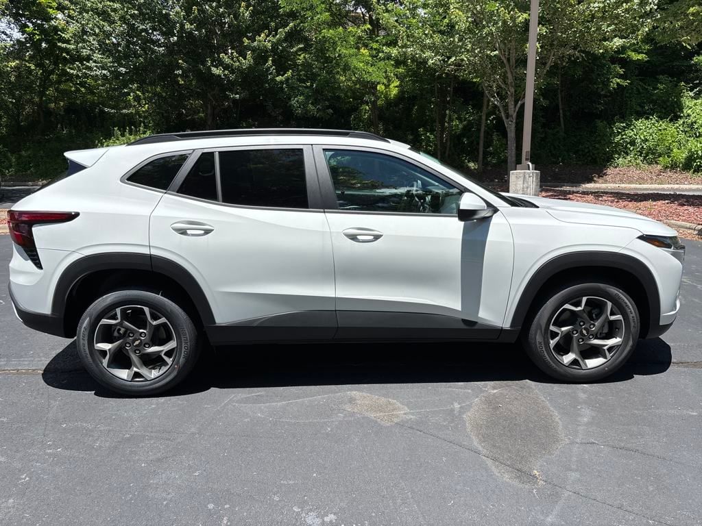 new 2025 Chevrolet Trax car, priced at $24,095