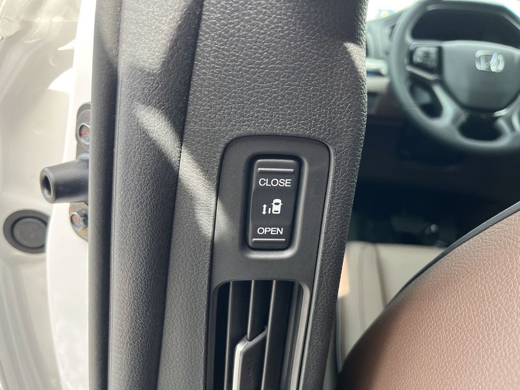 new 2025 Honda Odyssey car, priced at $46,522