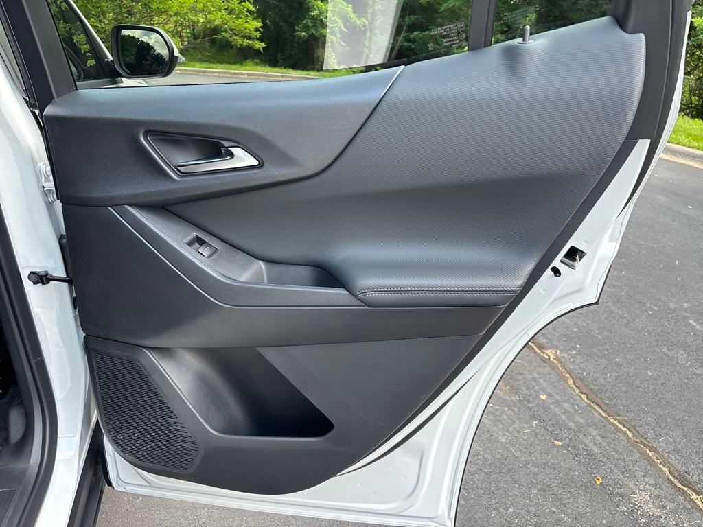 new 2026 Chevrolet Equinox car, priced at $32,595